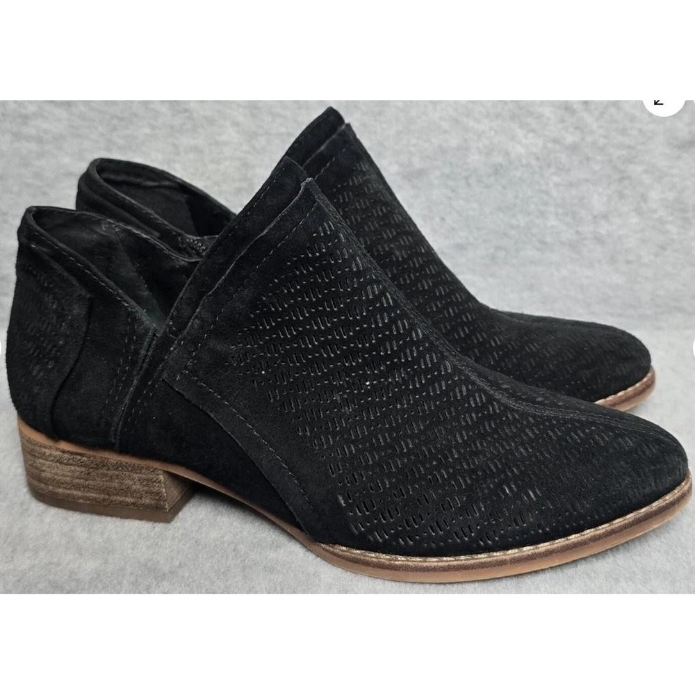 Vince Camuto Shoes Womens Size 6M Black Suede Low Ankle Booties‎ Laser Cut Zip